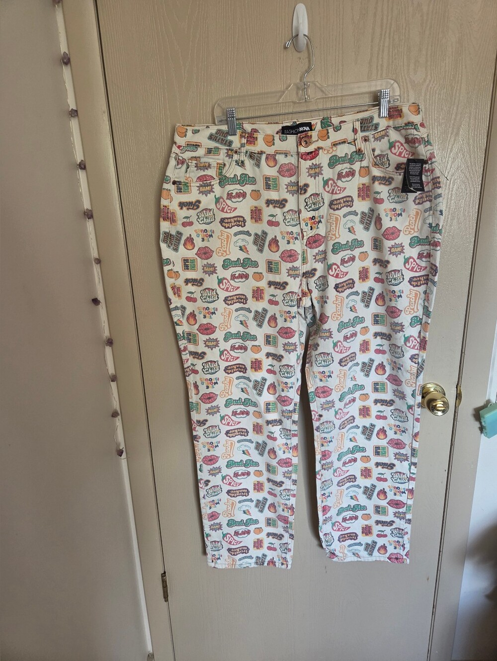 Fashion Nova Kiss My Patch Graphic Straight Leg Jeans NWT Womens Size 16